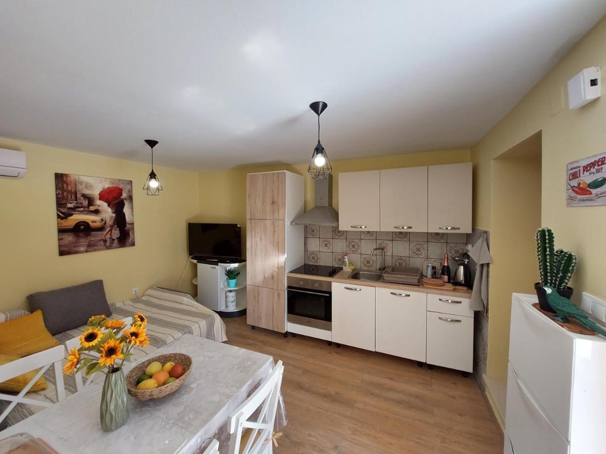 Mexicana Apartment Yellow ซาดาร์ ภายนอก รูปภาพ