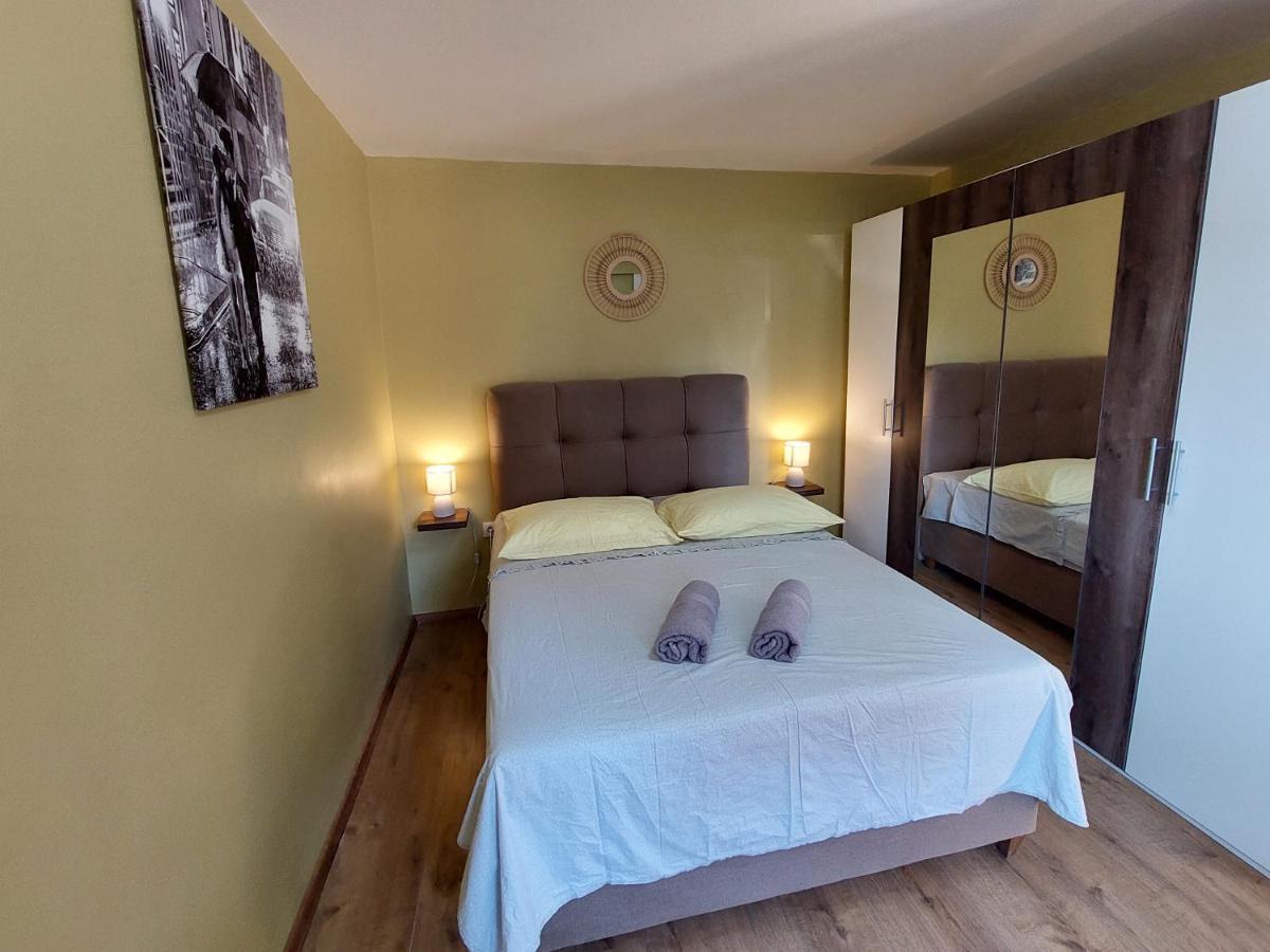 Mexicana Apartment Yellow ซาดาร์ ภายนอก รูปภาพ